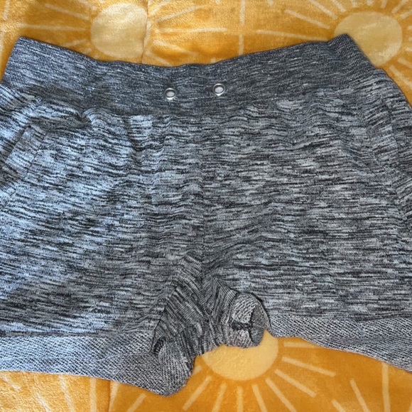 Lounge Short - Picture 3 of 3